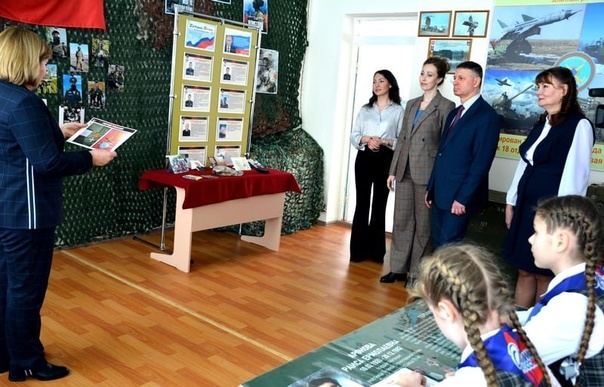Михаил Орлов отметил заслуги организаторов школьного музея в селе Генеральское.