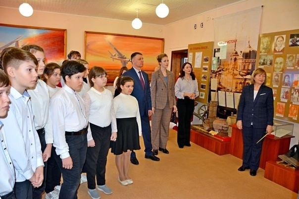 Михаил Орлов отметил заслуги организаторов школьного музея в селе Генеральское.